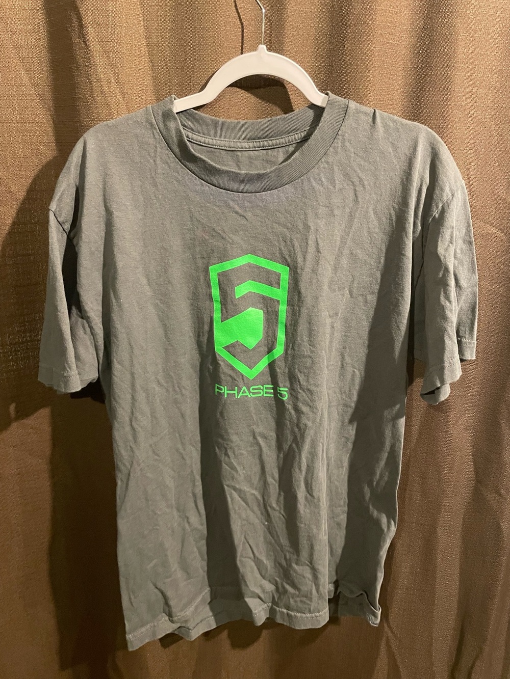 Gray Graphic Tee with Neon Green Logo - Men's Casual Shirt